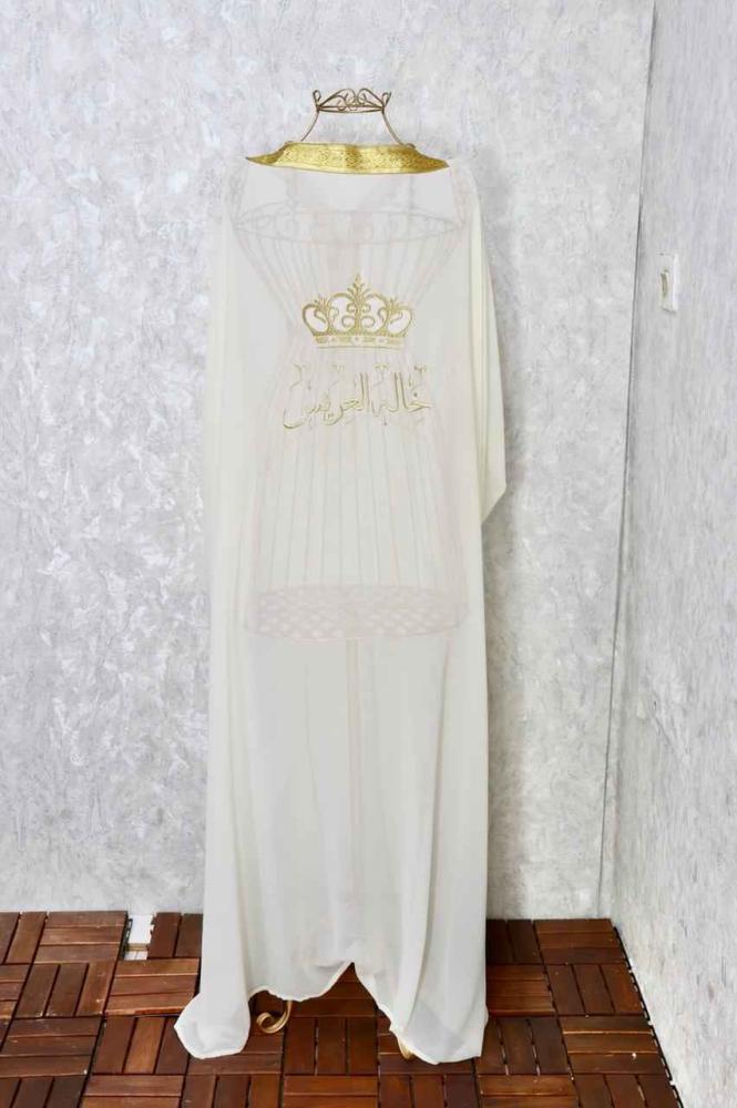 بشت نسائي فخم مطرز بشوت بالاسم للنساء بشتات حريم مشالح سيدات بشوت ملكي