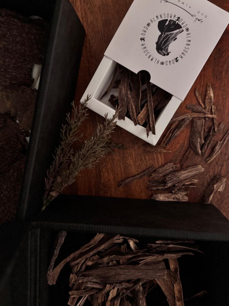 استكشف الآن أسراره  كيفيه استعمال العود من المنصور للعود