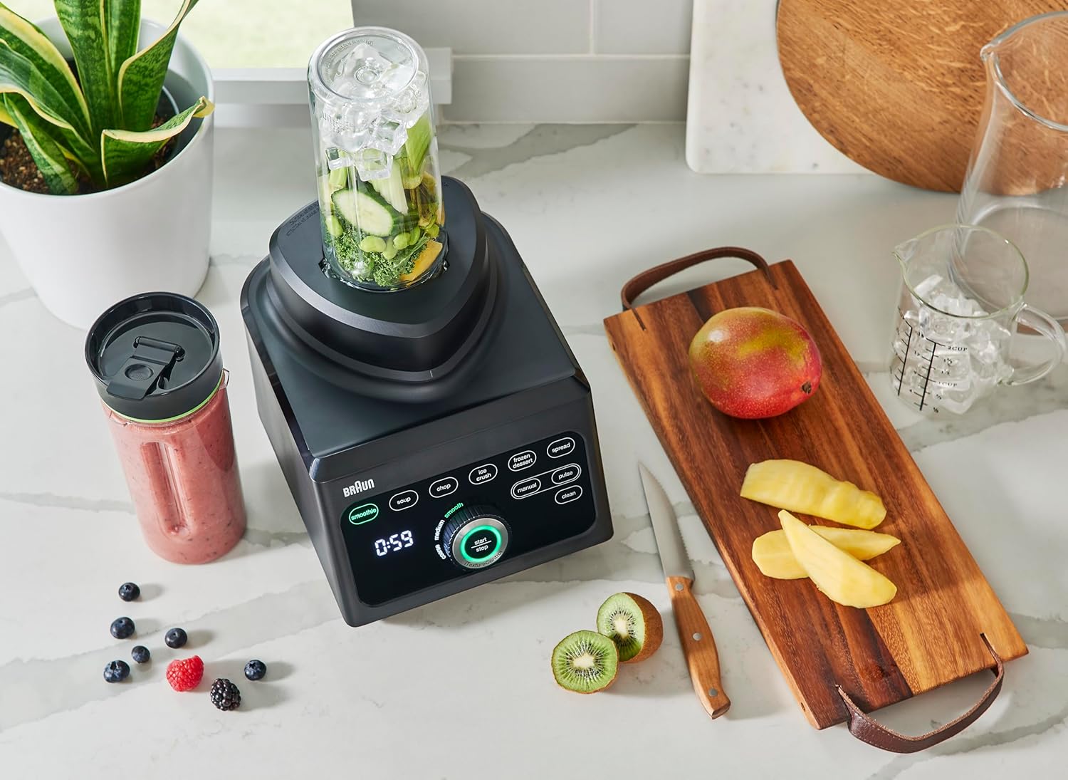 Braun Power Blend 9 Premium 1600W 2L Smoothie Maker with 18 Functions Unique Triangular Tritan Jar 2 Smoothie2Go Bottles 600ml Chop Ice Crush Ice Cream and Spread Black