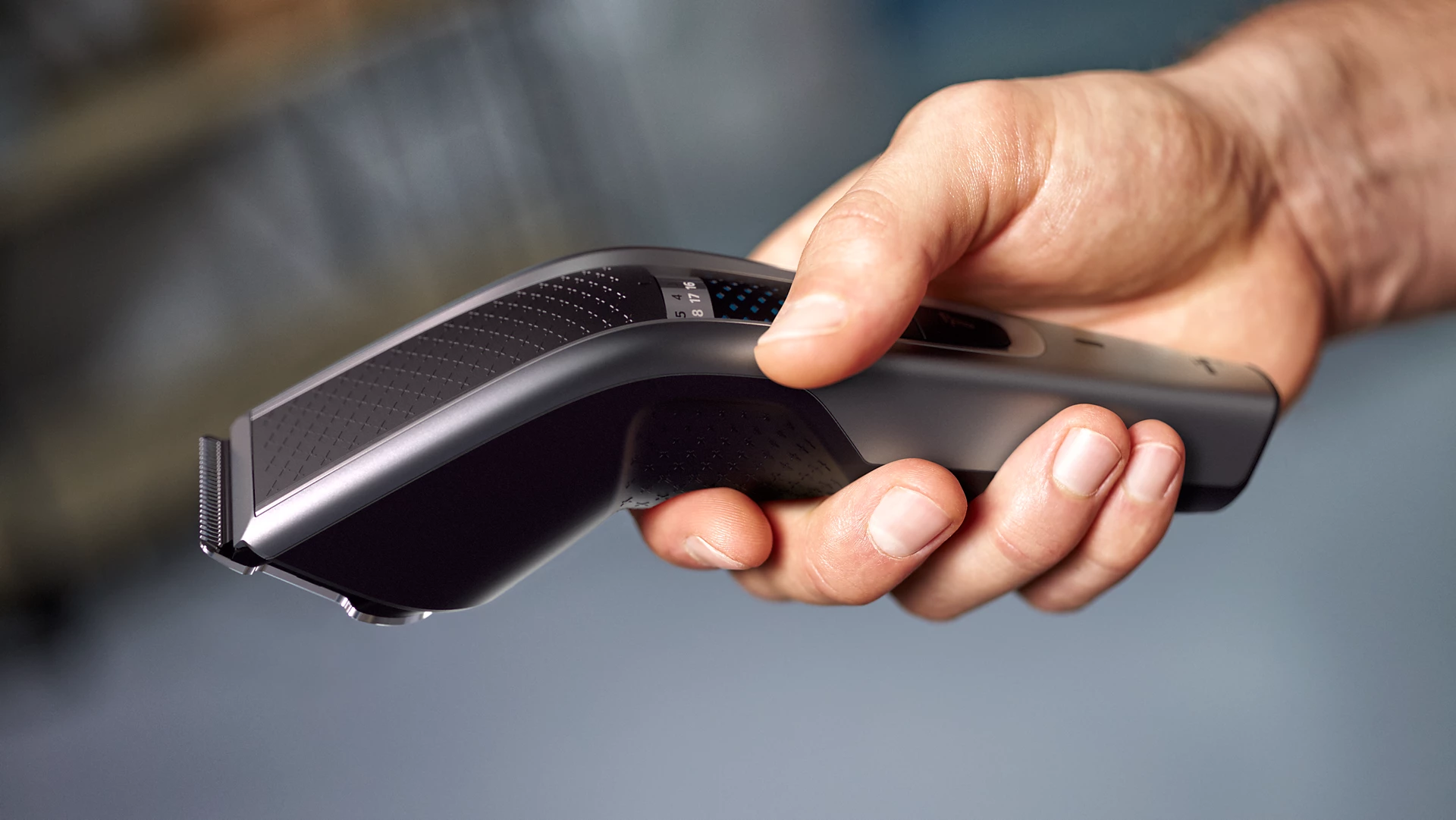 فيليبس ماكينة حلاقة شعر  HC5630/13 سلسلة 5000 قابلة للغسل مجموعة 4 قطع