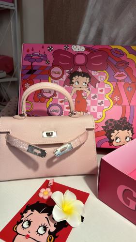 Baby pink bag