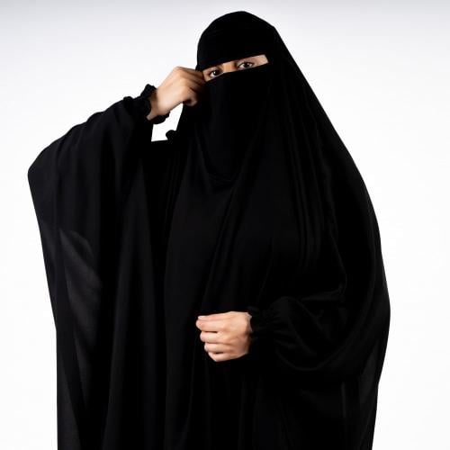 خمار أسود فخم مع ترف