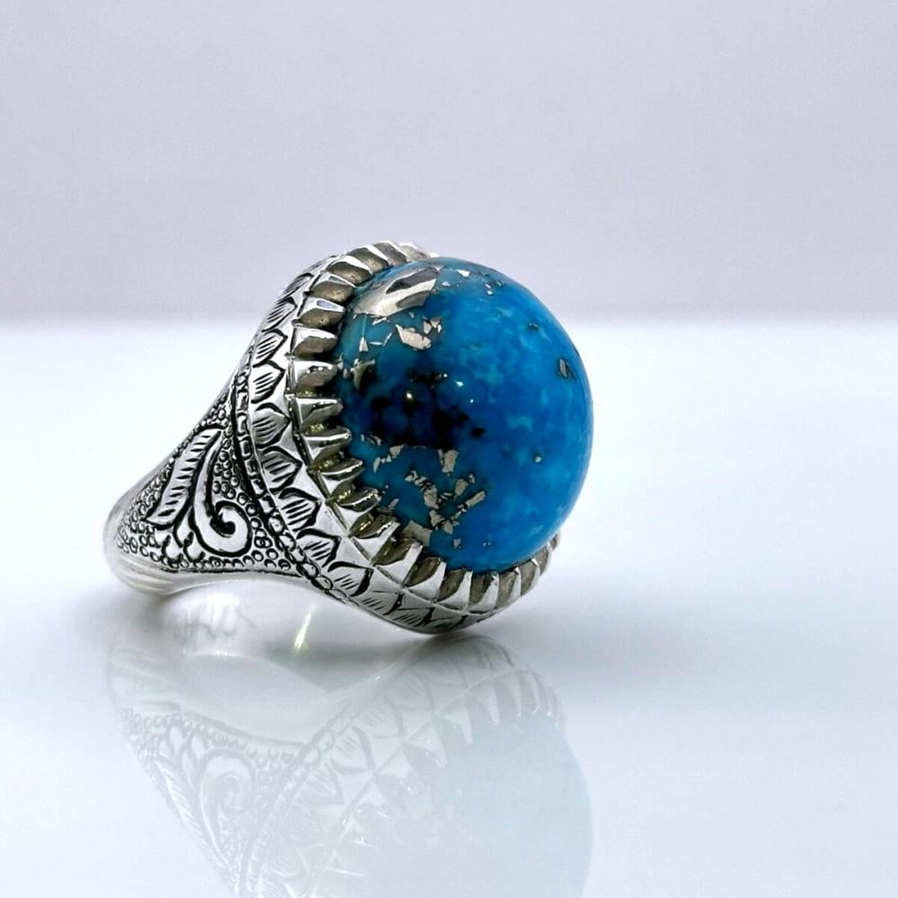 خاتم فيروز نيشابوري ممعدن حجر نادر وصياغة فاخرة