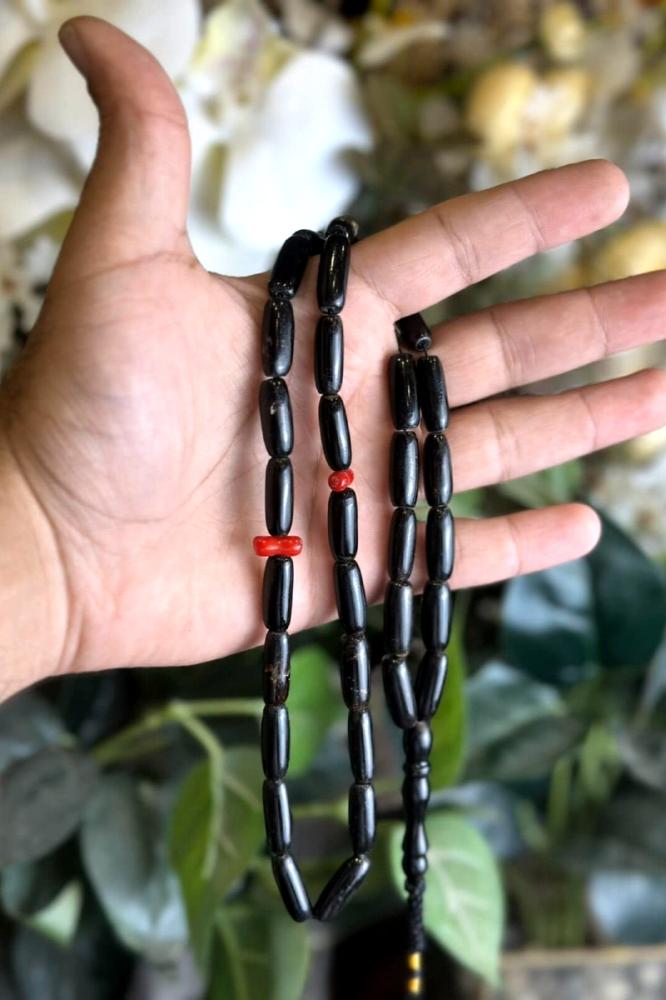 سبحة يسر صنوبري مع فواصل مرجان طبيعي