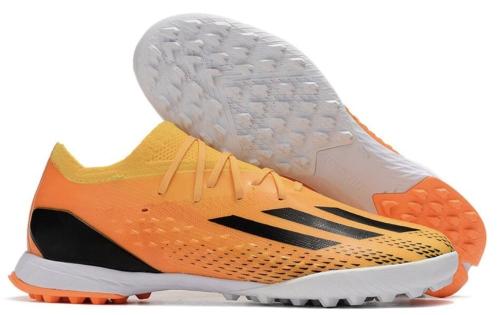 حذاء كرة قدم اديداس Adidas لدى متجر aziz sports