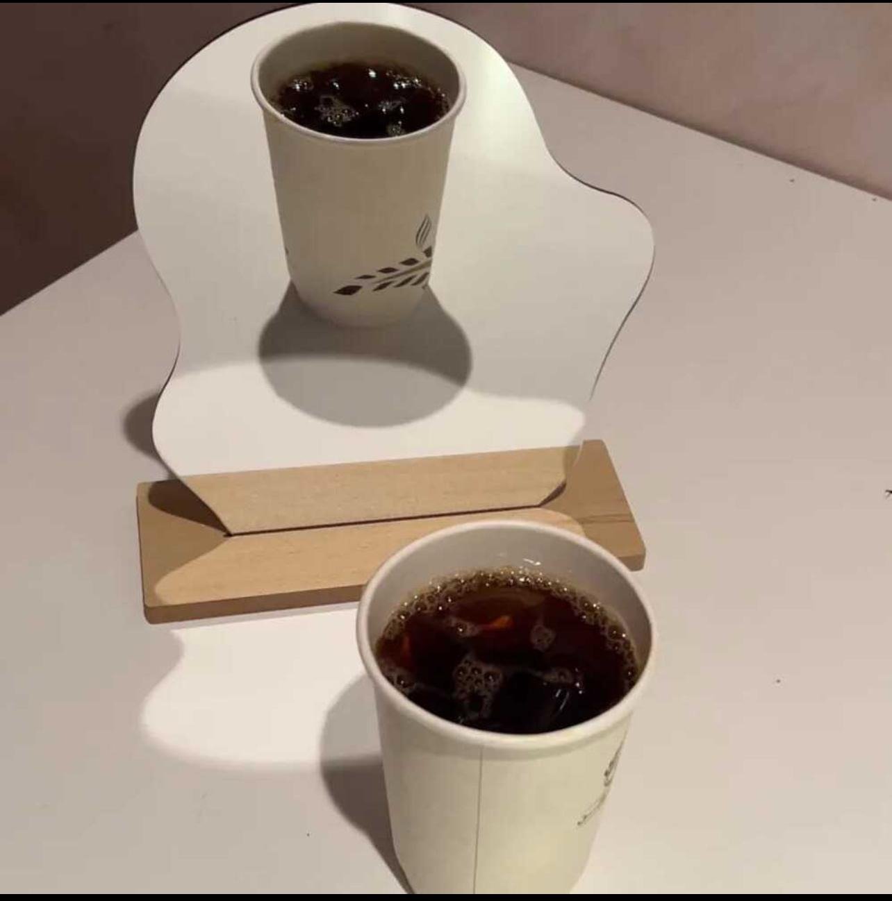 مرأة الاكريليك