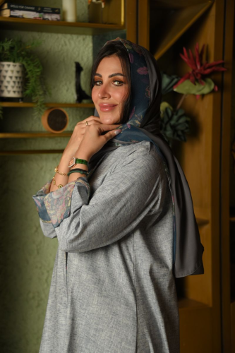 عباية بياقة مع فستان داخلي