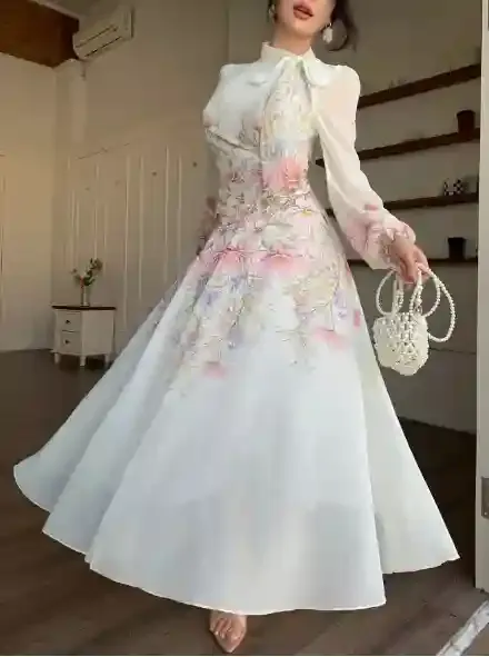 الفساتين (Dresses)