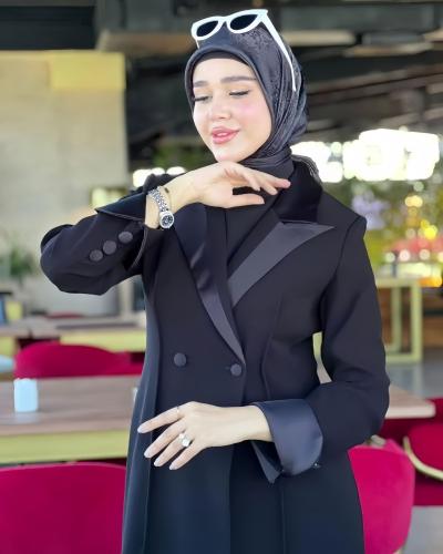 عباية دُجى بليزر ساتان