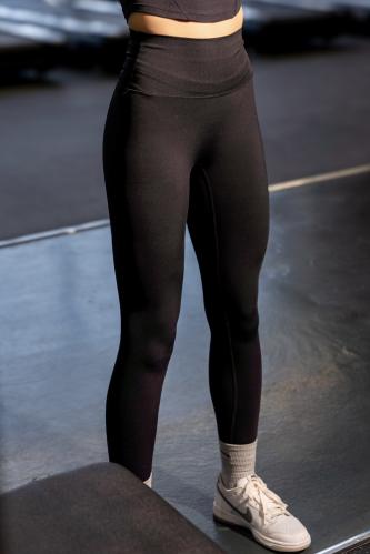 IT CURVE seamless black leggings