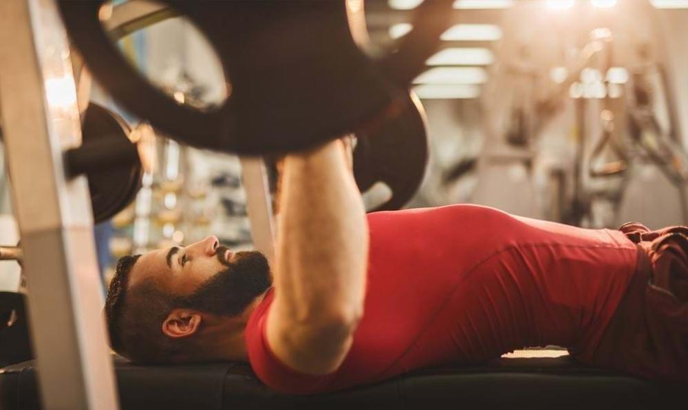 دليل التضخيم والتنشيف الشامل أفضل جداول التمرين والتغذية