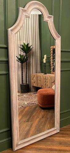 Snow Floor Mirror