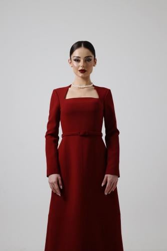فستان بورغندي كلاسيك بحزام