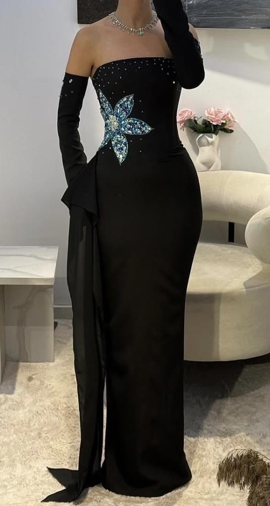 فستان اسود نجمه