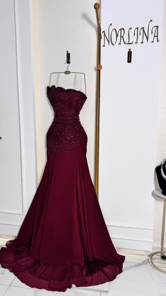 فستان عودي بشك يدوي