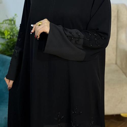 عبايه شك قماش كريب كوري مع القماش الجلاكسي