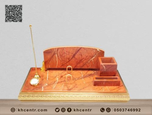 لوحة اسم مع تقويم رقم 57