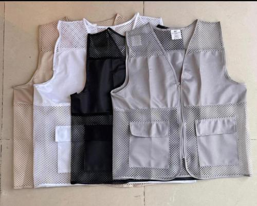 صدرية سلامة عاكسة بعدة ألوان وموديلات قابلة للطباعة بالشعار أو الاسم