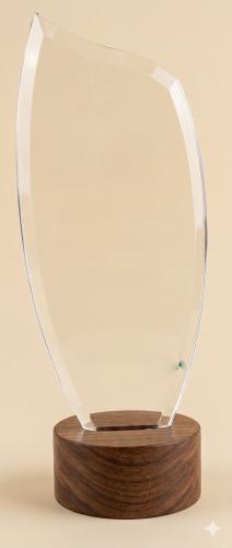 درع كريستال منحني فاخر بقاعدة خشبية