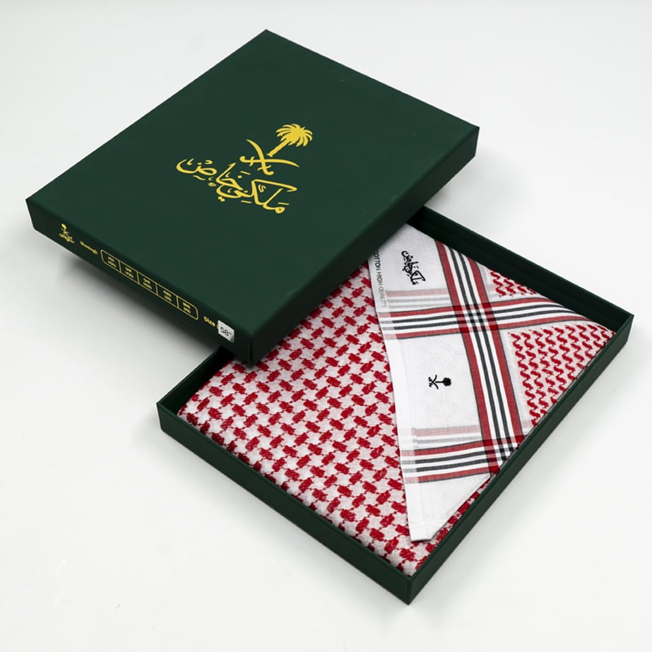 شماغ ملكي خاص إصدار بلاك باللون الأحمر بتصميم أنيق فاخر