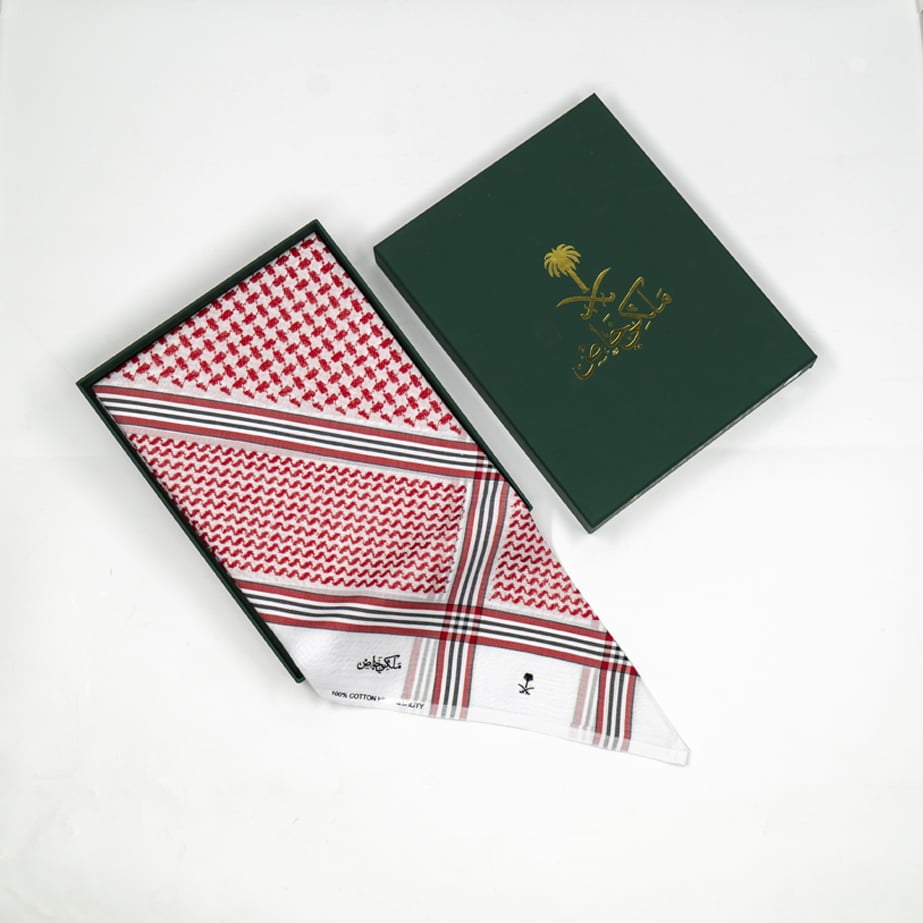 شماغ ملكي خاص إصدار بلاك أحمر يناسب المناسبات الرسمية والخليجية