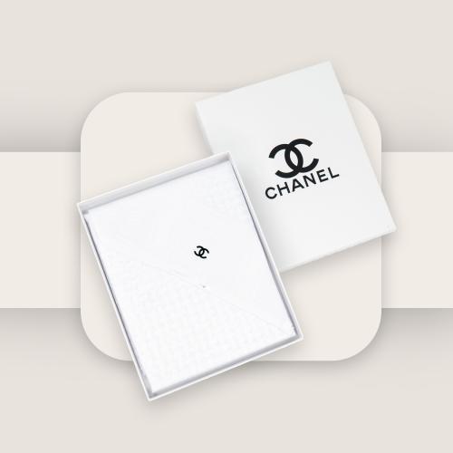 شماغ ماركة شانيل الابيض