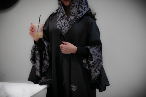 القماش -كريب صالونا (بلونين مختلفين) القصه: نص كلو...