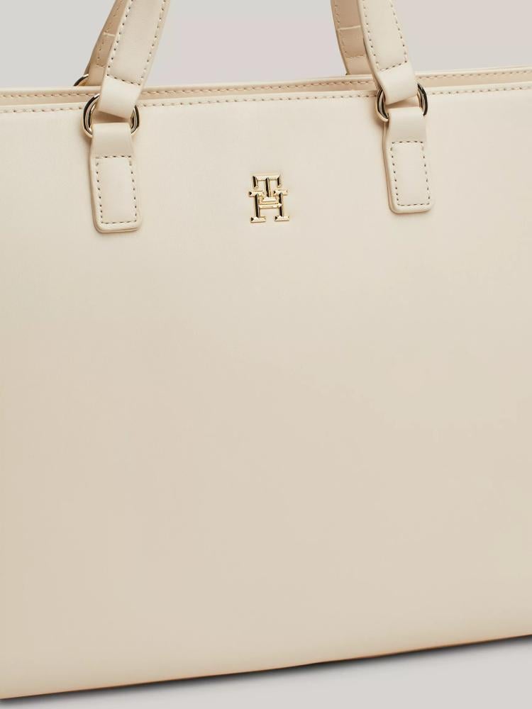 شنطة تومي هيلفر - Tommy Hilfiger handbag