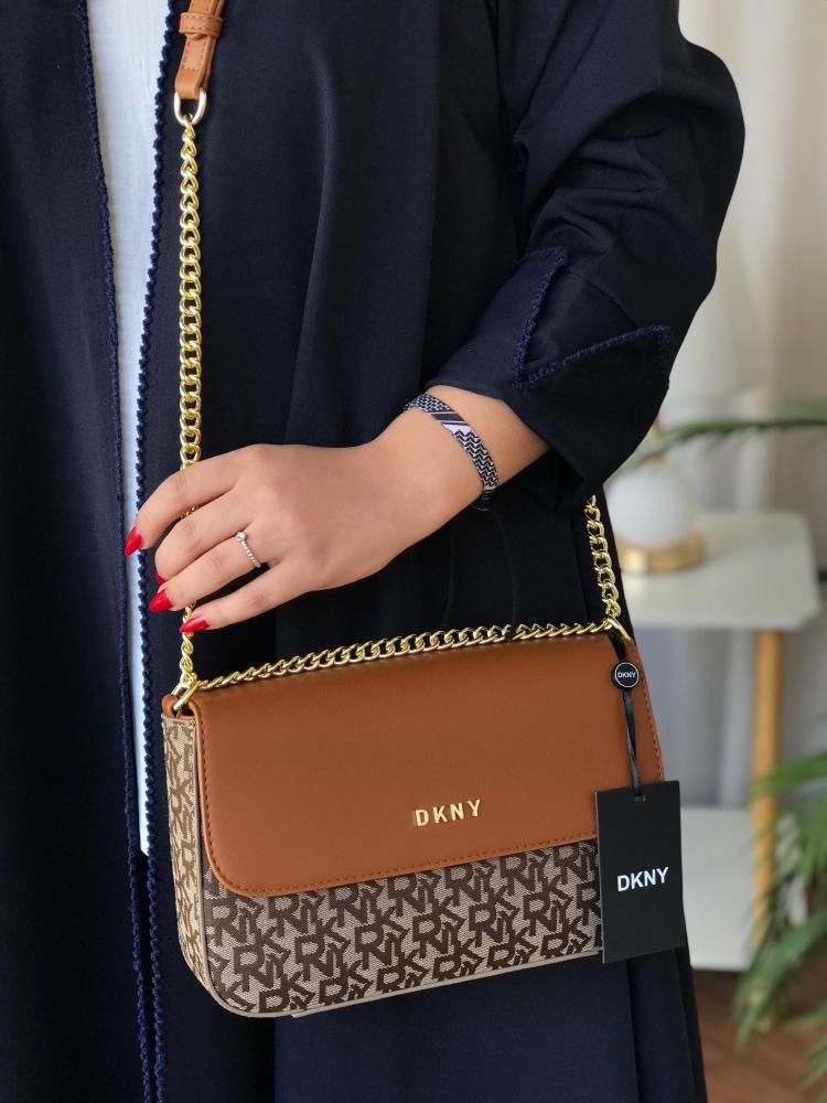 حقيبة دكني DKNY