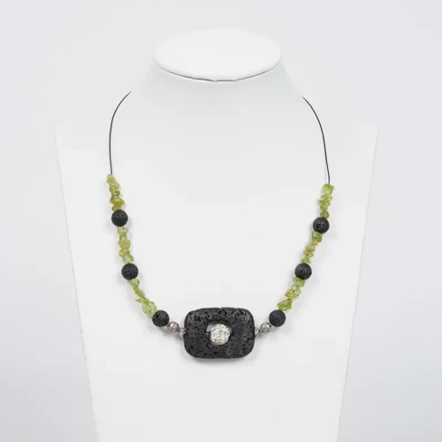عقد حجر بركاني Volcanic stone necklace