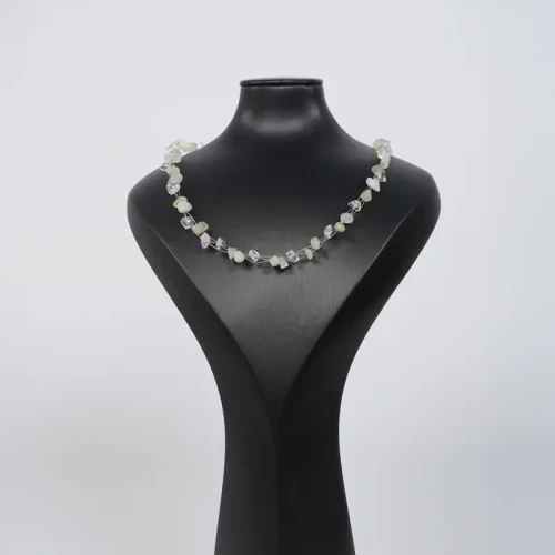 عقد حجر كوارتز ابيض White quartz stone necklace