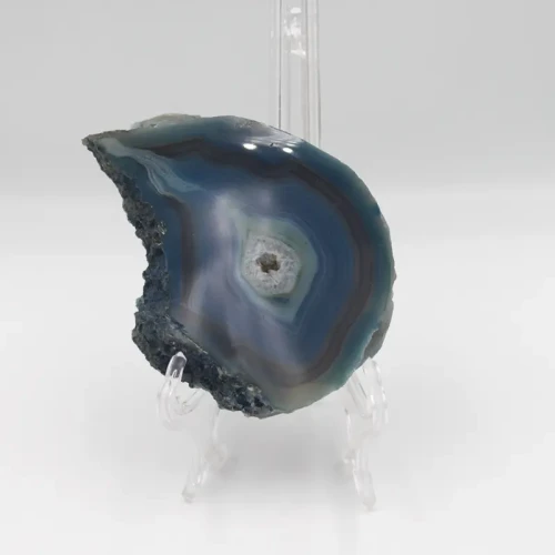 بلورة حجر الكوارتز و عقيق برازيلي Brazilian agate...