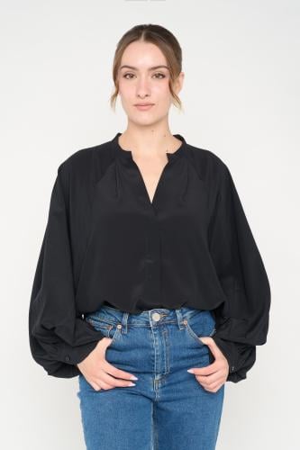 Wild sleeve blouse