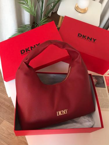 شنطة DKNY