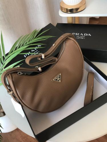 شنطة Prada برادا