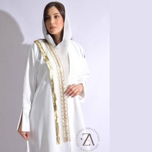 عباية صالونه ياباني بيضاء بتطريز ذهبي يجميع بين ال...