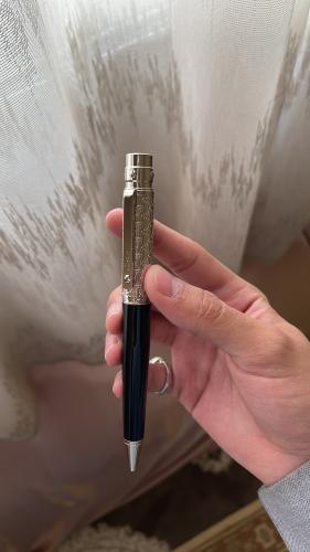 قلم كارتير لون اسود منقوش