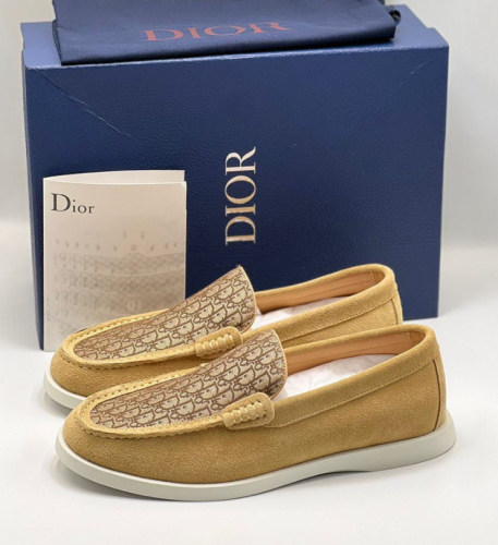حذاء Dior الرسمي / بيج