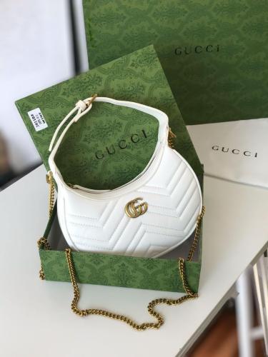 شنطة Gucci بيضاء - عنوان الأناقة الراقية