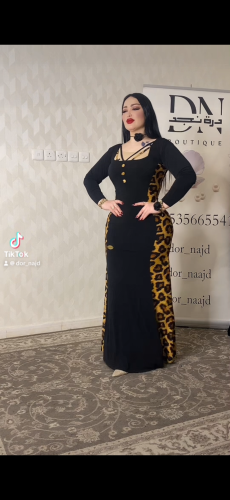 فستان مخمل تايقر