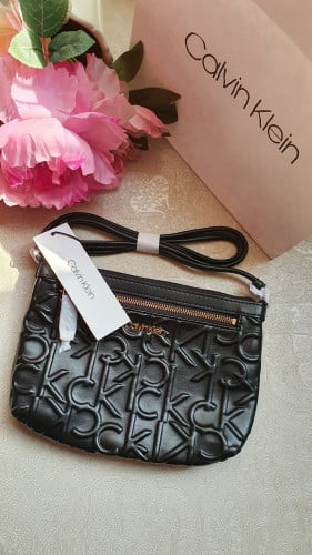 كروس كالفن كلاين