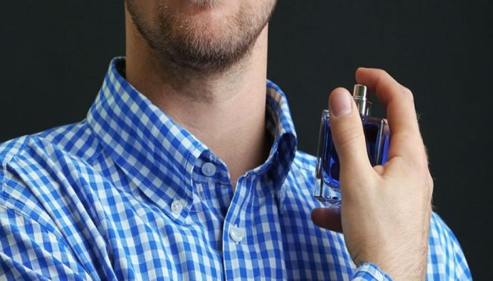 اختيار العطر المناسب للشخصية ونوع البشرة - دخون