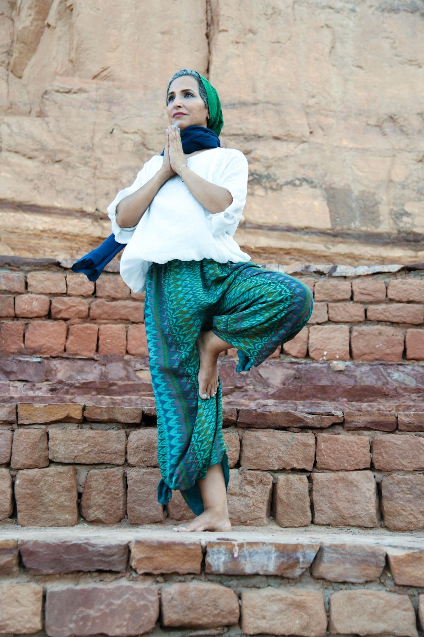 ندى العادل image-slider-2