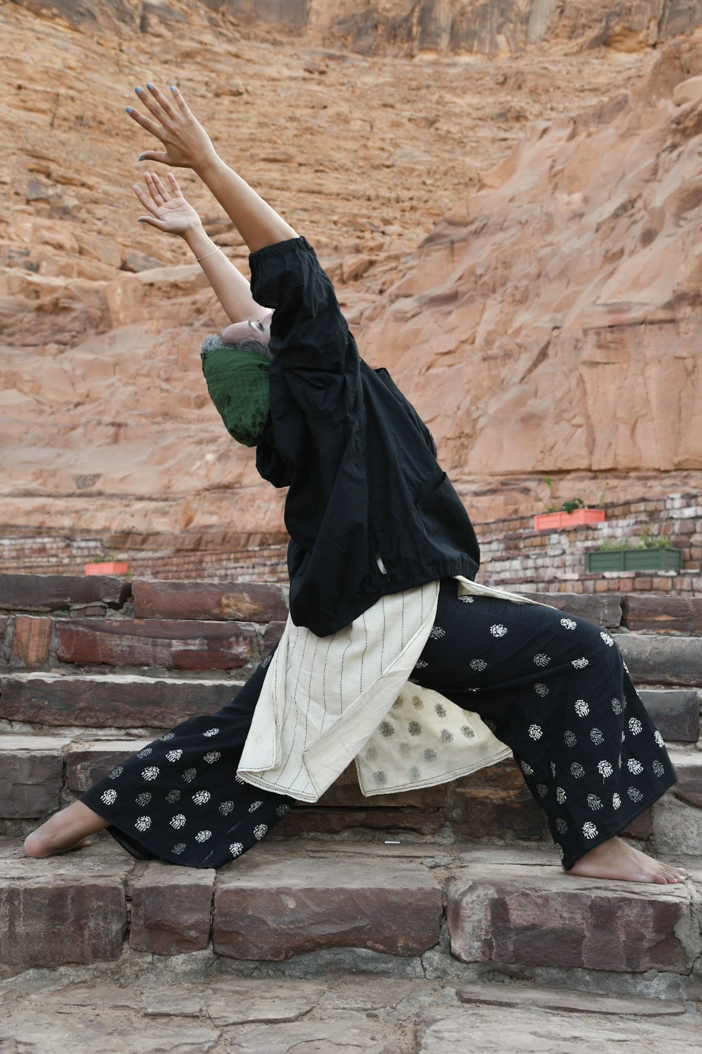 ندى العادل image-slider-1