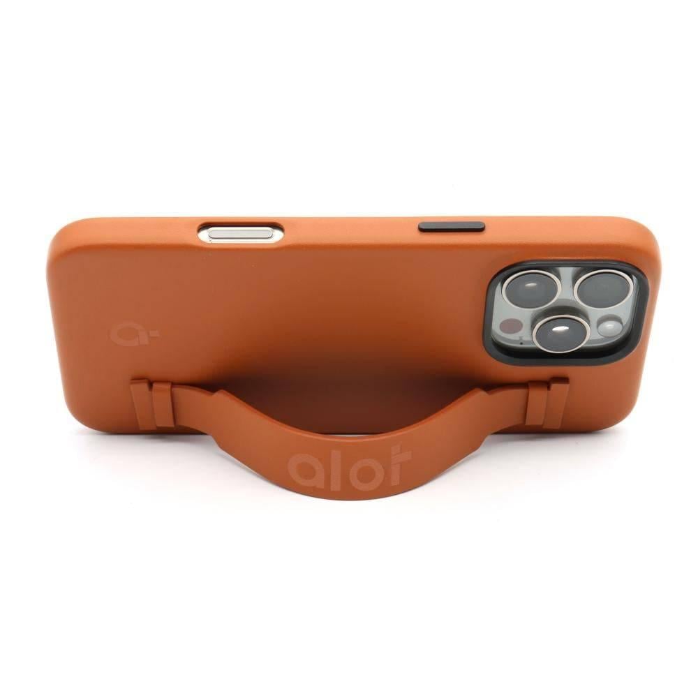 كفر alot جلد MagSafe بمسكة و إطار معدني للكاميرا لايفون 16برو ماكس لون بوني