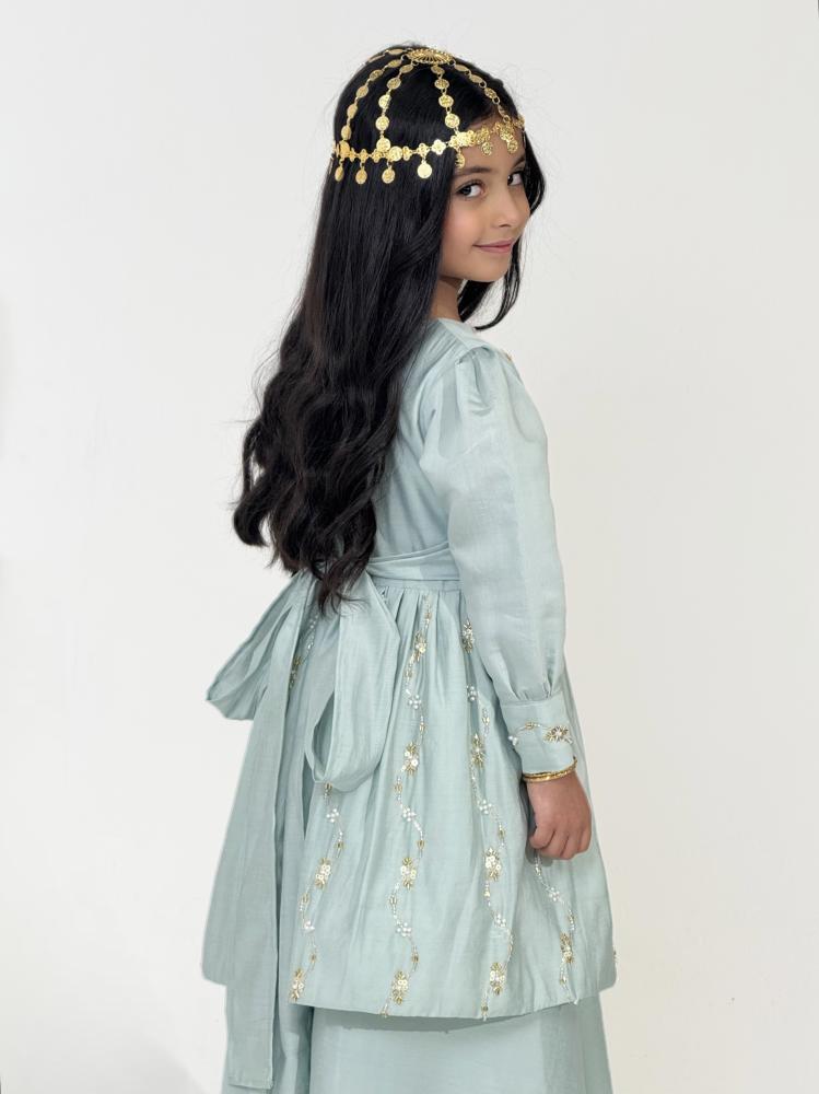 فستان التأسيس لؤلؤه