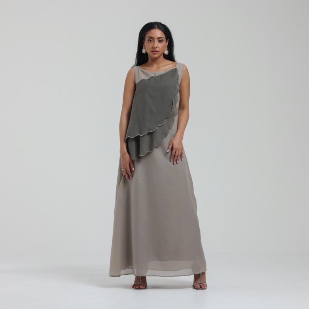 فستان طويل فخم شك وتطريز بالهوية السعودية - أثير بيوتك