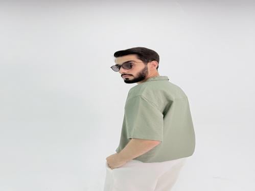 قميص اخضر - Green Shirt