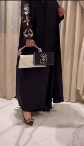 عبايه مطرزه يدوياً 1