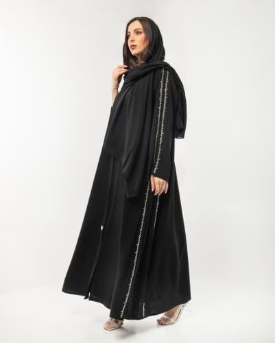 ما فائدة العبايه النسائية ؟